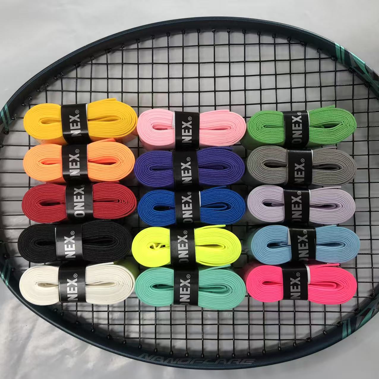 YONEX ラケットグリップ、滑り止め加工のバドミントン・テ - Tennis Racket のレビューと価格